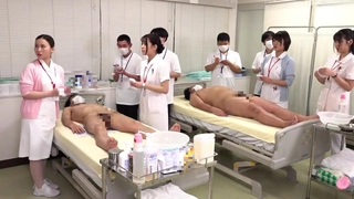 情侣自拍流出~ 早上是我清纯的女友，在床上是喜欢SM调教的小母狗! 极度反差让我每次都好兴奋!