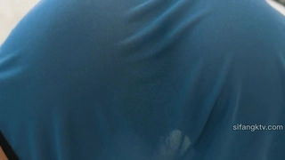 小哥的粉嫩女友就是嫩，在床上快让小哥玩哭了，不停抽插亲着小嘴抱在怀里草还想要吃奶子，温柔可爱又迷人