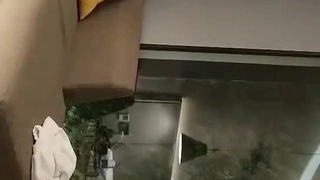 丰满身材鸭舌帽妹子学生制服振动棒抽插毛毛较多