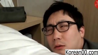 【私密对话】传媒大学骚女[吴嘉宜]被灵魂拷问性爱史一边吃大屌做爱！
