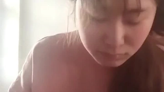 云南美女进房间衣服都没有让她脱，直接扒下内裤插入