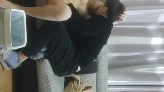 淫领全球 一群小年轻露脸一个床大战，场面淫乱震撼，一个个死去活来的淫叫不止