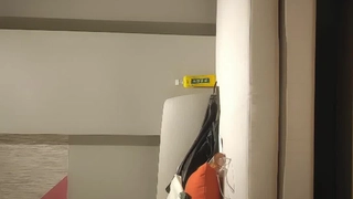 业余少女在自制视频中被她的继父操了她的大屁股