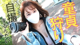 美丽的黑人女孩用热辣的情色亲吻诱惑她的男人