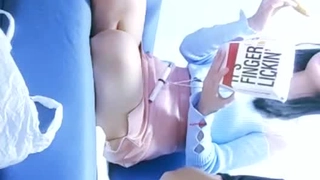 俘获高端外围美女自带性感网袜,这样摸你奶头有感觉吗,妹子很羞涩,跪着深喉大长吊,操的妹子受不了